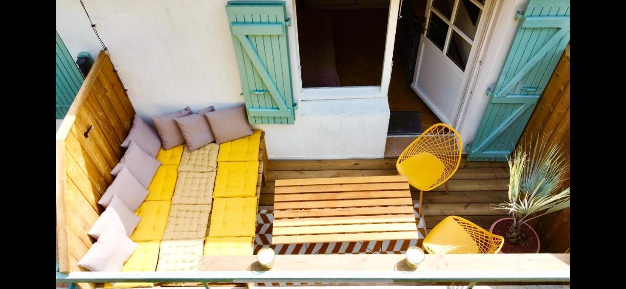 Front De - Terrasse Exterieur - Parking Appartement *